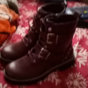 Woman's boots size 81/2 Kohl's So